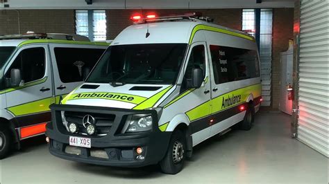 Queensland Ambulance Patient Transport Van 5551 Light Demo Youtube