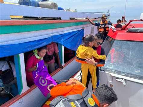 Tim Sar Evakuasi Penumpang Dan Abk Kapal Di Sekitar Pulau Bandang