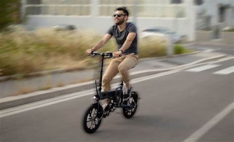 Are Electric Bikes Faster Than Regular Bikes?