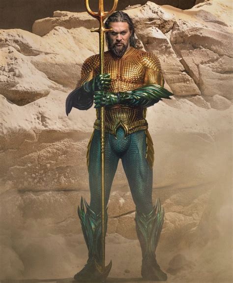 First Look At Jason Momoa Back As Aquaman And Hes Got A New Suit