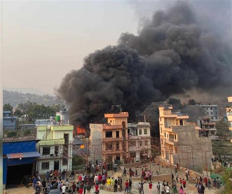 सशस्त्र प्रहरीको गोदममा भएको आगलागी पूर्ण नियन्त्रणमा Sunaulo Nepal