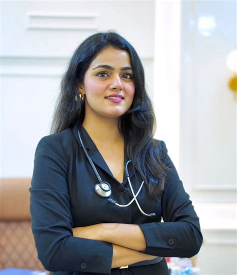 Dr Kanika Popli Kanayaa