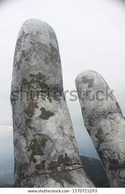 Da Nang Hand Suspended Bridge Stock Photo 1570715293 | Shutterstock