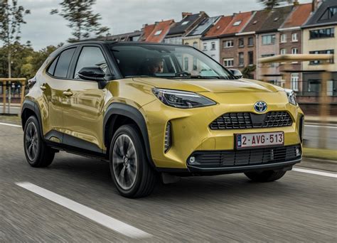 2021 - TOYOTA YARIS CROSS | Fabricante TOYOTA | PlanetCarsZ