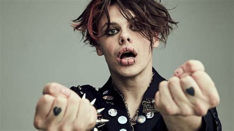 Yungblud Honoured To Have David Bowie Cover Played On Mars Bbc News