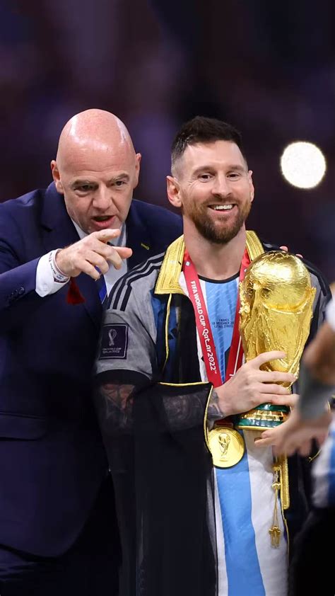 Những Bức ảnh đẹp Của Messi Wallpaper Trophy đầy Sáng Tạo