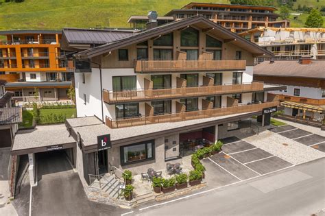 Hotel B B Villa Alpin Hotel Hotel Garni In Gro Arl Ski Amad