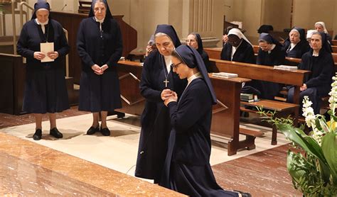 Gioia E Festa Dalle Adoratrici Suore Adoratrici Del SS Sacramento