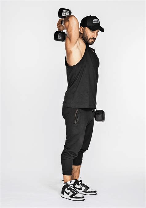 The Party Pump An Arm Workout For The Festive Season