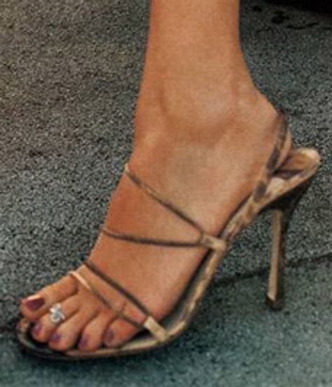 Celebrity Feet Photos: Whose Famous Toes Are These? | HubPages