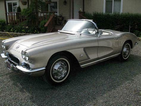 1962 CHEVROLET CORVETTE CONVERTIBLE