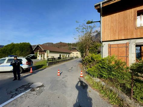 Haute Savoie Trois Enfants Tu S Taninges La M Re De Famille