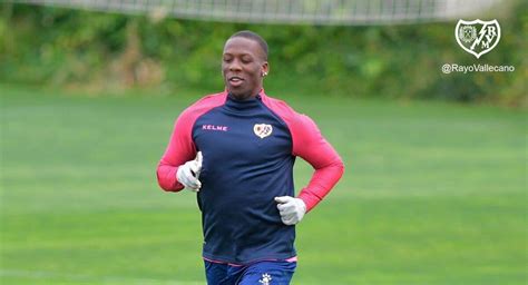 Luis Adv Ncula Viaj A Buenos Aires Para Cerrar Su Traspaso A Boca Juniors