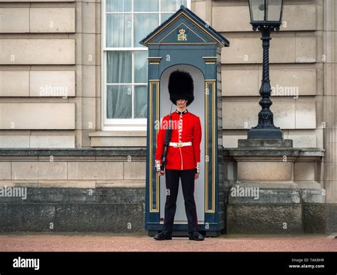 Palacio de buckingham inglaterra fotografías e imágenes de alta