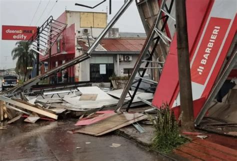 Temporal Causó Destrozos En La Ciudad De Corrientes Diario El Libertador