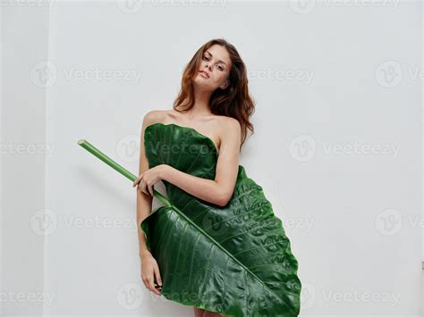 Woman With Green Palm Leaf Glamor Nude Body Light Background Stock Photo At Vecteezy