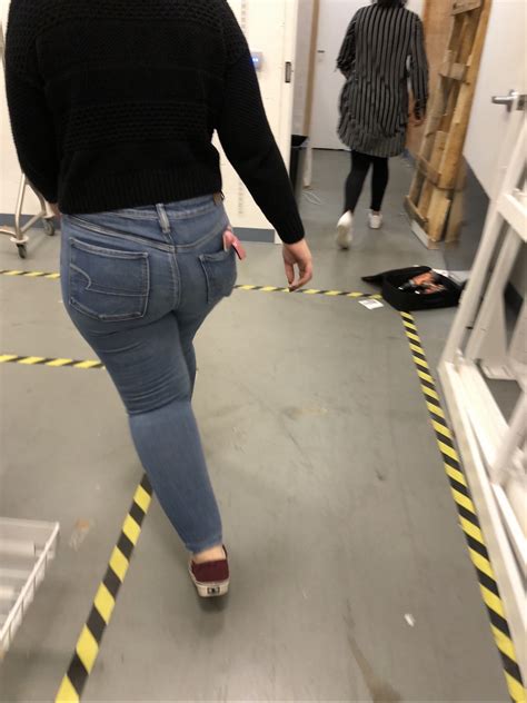 Thick Blonde Pawg With Wide Hips Tight Jeans Forum