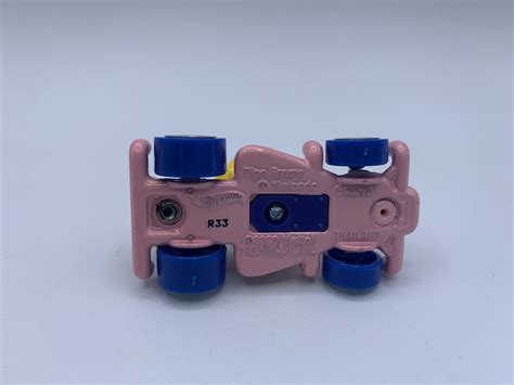 Hot Wheels Nintendo Mario Kart Racers Baby Peach Pipe Frame Kart