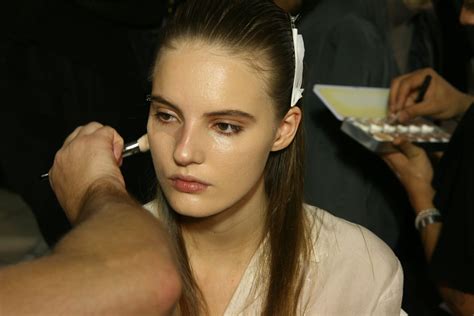 Backstage Maquillage Défilé Giambattista Valli Tendance Nude