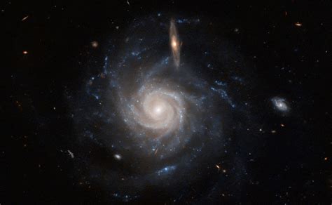 Hubble Capta Galaxia Espiral A Millones De A Os Luz