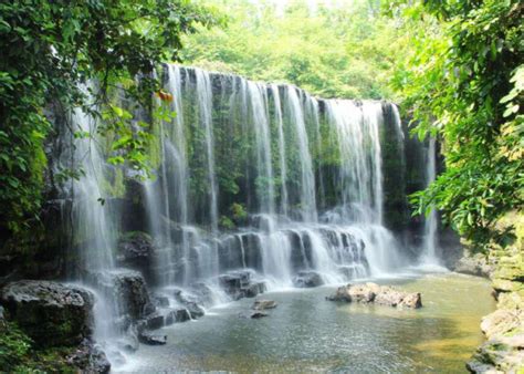 Wisata Belanja Dan Belajar Di Kampung Batik Kauman Solo