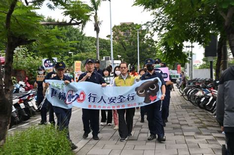 同學們開學囉 臺南警五分局至成大校園宣導交通安全及反詐欺 蕃新聞