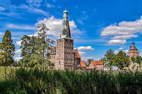 Schloss Raesfeld Kurze Chronik über Burg und das Wasserschloss