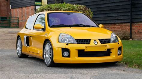 Renault Clio V6 del 2005 Motor1 Fotók