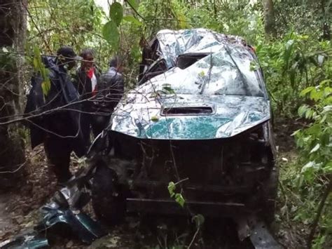 Ayacucho Un Muerto Y Dos Heridos De Gravedad Deja Caída De Camioneta A