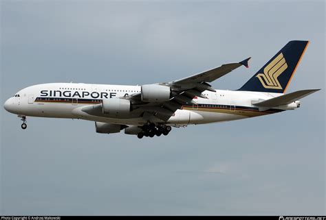 V Skt Singapore Airlines Airbus A Photo By Andrzej Makowski