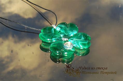 кулон "Клевер - четырехлистник" | Glass jewelry, Novelty christmas ...