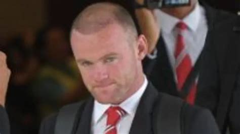 Wayne Rooney se lesiona y estará de baja un mes con el Manchester