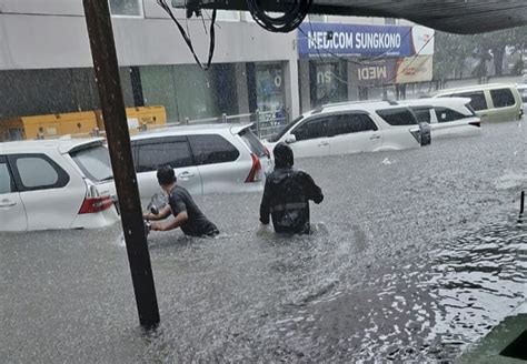 Ini Penyebab Banjir Parah Di Mayjen Sungkono Surabaya