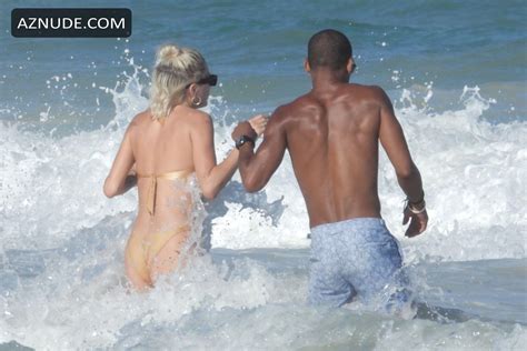 Caroline Vreeland Shows Off A Very Thin Bikini While On Vacation In Tulum Aznude