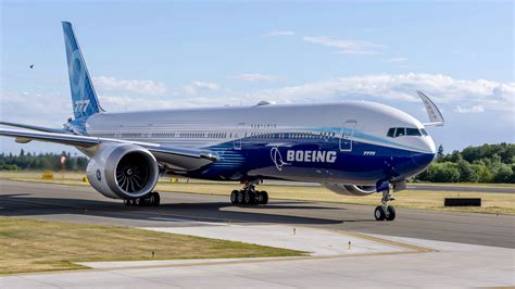 How Does The Airbus A350 Compare To The Boeing 777X?