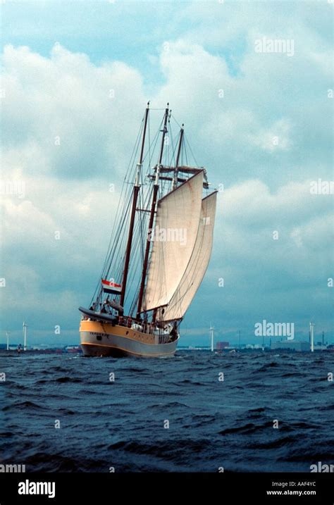 Tall Ship Three Masted Schooner Stock Photo Alamy