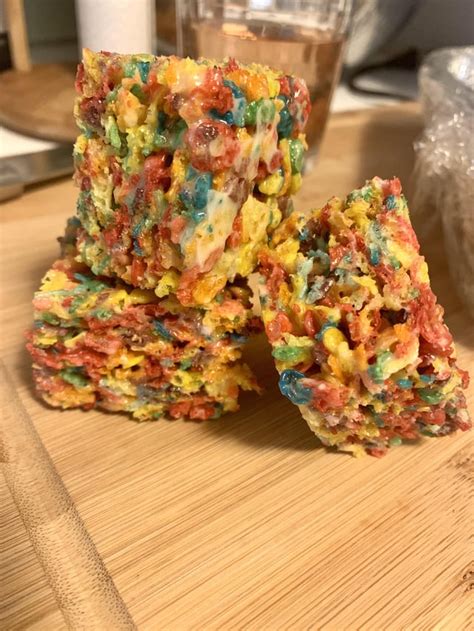 [homemade] Fruity Pebble Treats Food