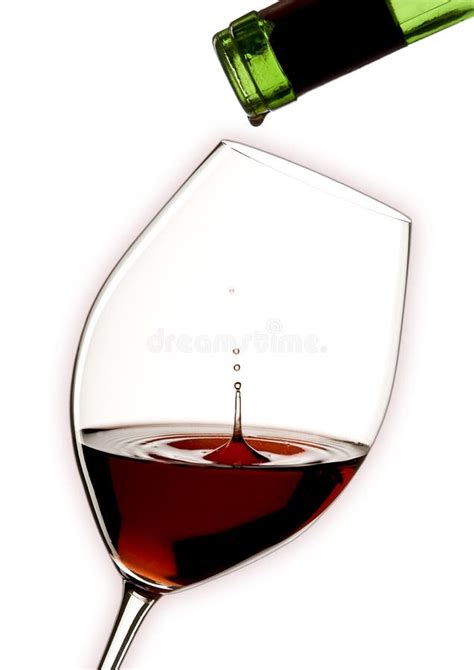 Flessen En Glas Rode Wijn Stock Afbeelding Image Of Hart 16768117