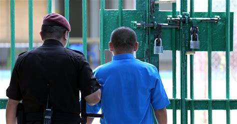 With Over 50000 Prisoners Msia Faces Impending Jail Overcrowding