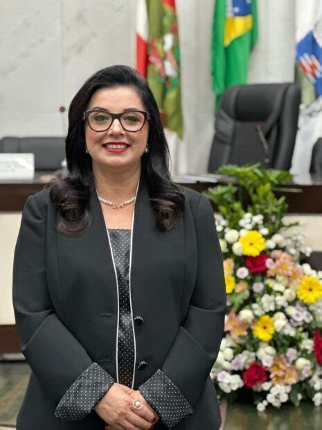 Eleita primeira mulher na presidência da Câmara de Morro da Fumaça