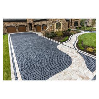 Unilock Front Entrance With Courtstone Driveway With Umbriano Walkway