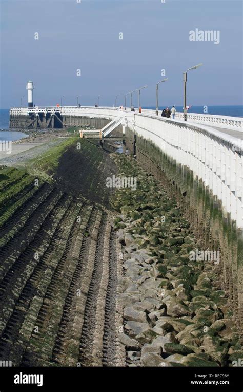 Belgium North Sea Shoreline Hi Res Stock Photography And Images Alamy