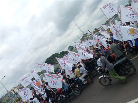 Sortie officielle de l Union sacrée grande mobilisation du Parti