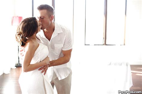 Hottie With Big Tits Aleksa Nicole Enjoys Massage And Gives A Blowjob Porn Pictures XXX Photos