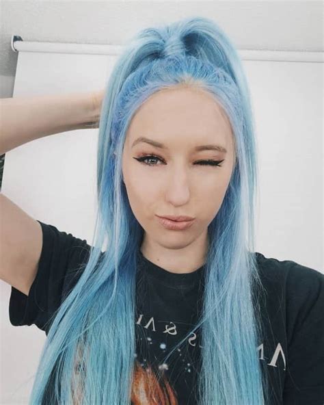 6 Reasons People Are Coloring Their Hair Pastel Blue