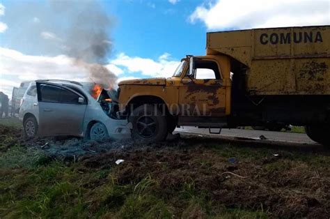 Espectacular Choque De Frente Entre Un Auto Y Un Camión En La Ruta Entrelí