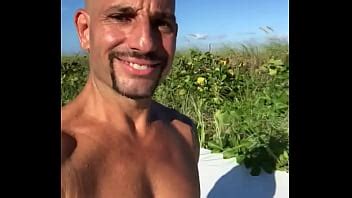 CAMINANDO EN LA PLAYA XVIDEOS