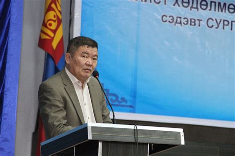 Аймгийн Үйлдвэрчний эвлэлийн хорооны дарга нарын чуулган болж байна.