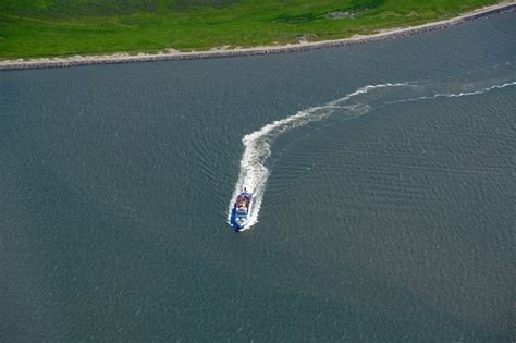 Luftaufnahme Hamburg Fahrt Des F Hr Schiffes Ms Flipper Der Reederei