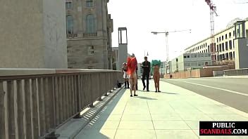 Puta pública humillada antes de un gangbang bdsm XVIDEOS